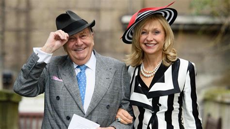 brenda wright wife of barry humphries|Inside the complicated family life of Barry Humphries aka Dame。